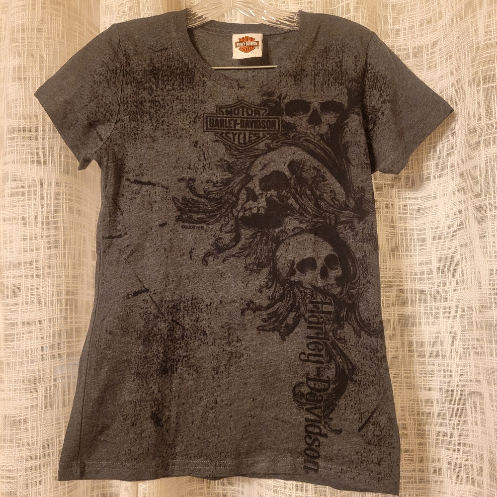 Vintage Women's Harley-Davidson Skulls T Shirt